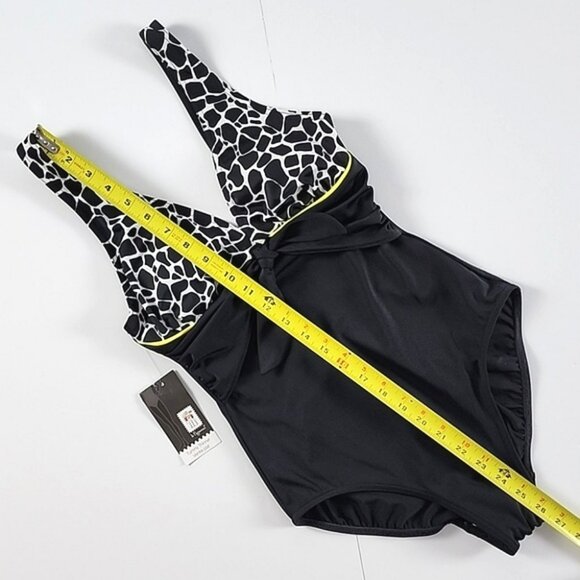 It Figures! Tummy Thinner One Piece Swimsuit Black Graphic Tee Empire Waist Sz 8 - Picture 9 of 13